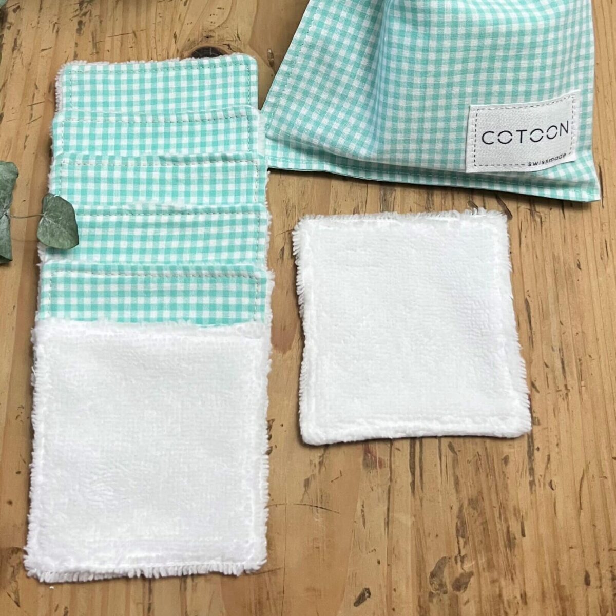 Lingettes démaquillantes jade bleu clair, faites main